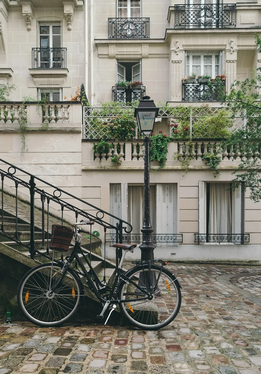 découvrez hec paris, l'une des meilleures écoles de commerce au monde, offrant des programmes académiques de renommée internationale, des opportunités de réseau inégalées et une formation de qualité pour préparer les leaders de demain.