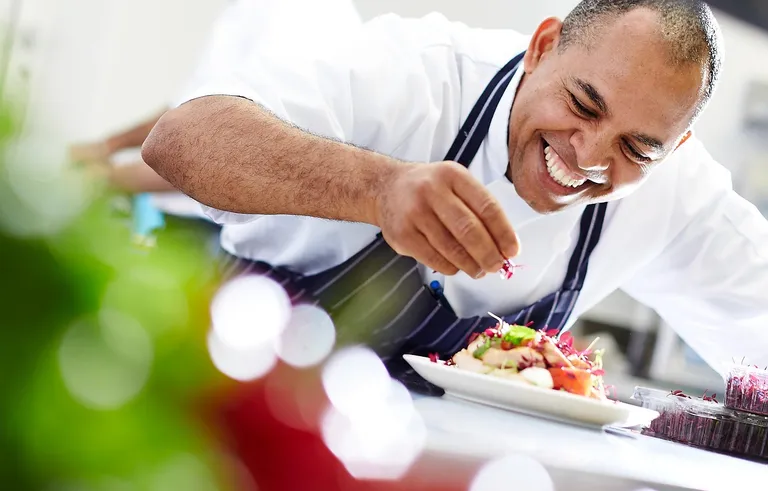 découvrez le monde fascinant des chefs, ces artistes culinaires qui transforment des ingrédients en plats d'exception. explorez leurs techniques, astuces et recettes pour élever votre cuisine à un niveau professionnel.